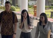 Jalani Pemeriksaan di Kejagung RI, Sandra Dewi Tebar Senyum-Minta Doa ke Awak Media