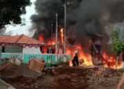 Rumah Warga Cilongok Daon Ludes Terbakar