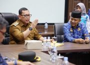 Usai Tetapkan UMK 2025, Pj Gubernur Banten A Damenta Terima Audiensi Buruh