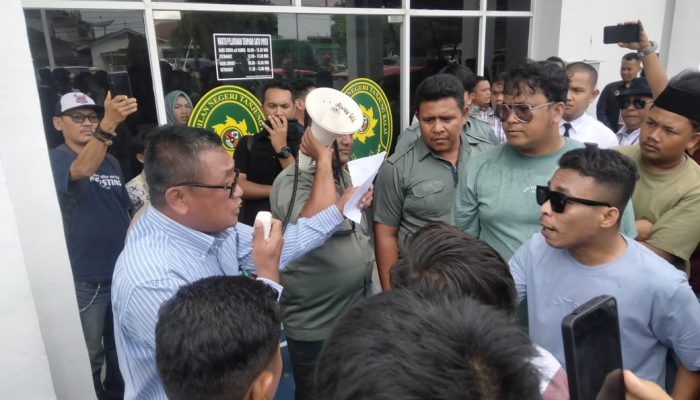 Mahasiswa Geruduk PN Tanjungbalai Desak Tangkap Nunung yang Diduga Bandar Sabu 117 Kg