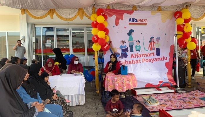 Peringati Hari Gizi Nasional, Alfamart Gelar Posyandu di 35 Kota/Kabupaten