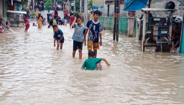 Penjabat Wali Kota Tebing Tinggi Tinjau Lokasi Banjir Meremdam Ribuan Rumah di 5 Kecamatan