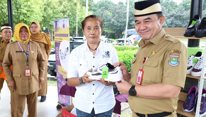 Dukung Produk Lokal, Sekda Imbau ASN Pakai Sepatu Batik Tangerang