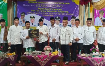 Tarling di Pasar Kemis, Bupati Ajak Warga Makmurkan Mesjid