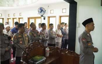 Polres Banjar Gelar Doa dan Sholat Gaib untuk 3 Personel Polri yang Gugur dalam Tugas